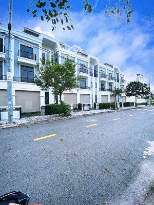 nhà 1 trệt 2 lầu hoàn công bình duong 1 tỷ 650 triệu