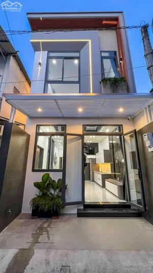  BÁN NHÀ 1 TRỆT 1 LẦU – VỊ TRÍ ĐẸP, GIÁ CHỈ 700 TRIỆU – CHỈ VIỆC DỌN VÀO Ở NGAY!