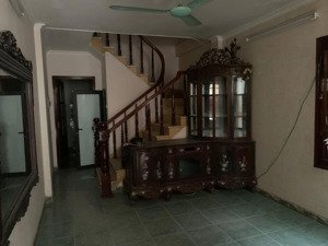 bán nhà riêng ngõ 94 âu cơ cạnh phố tứ liên, ngõ thông , giá tốt 40m2. 4 tầng. 4 ngủ giá 7,35 tỷ