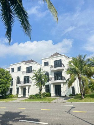 bán gấp biệt thự b109 west lakes golf & villas, 6,3 tỷ, 170m2, 4pn, 4wc ngay trục đường chính 22 m