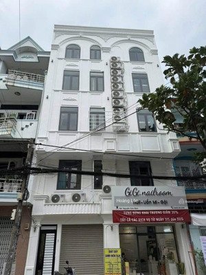 bán gấp khách sạn 27 phòng dòng tiền 150tr/tháng ngay k300, 767m2 sử dụng. chỉ 42 tỷ thương lượng