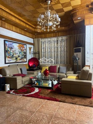 bán nhà mặt phố view đẹp tại phố chùa láng, 20 tỷ, 48 m2. ô tô dừng đỗ ngày đêm