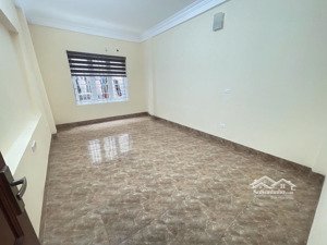 kim giang - kinh doanh các loại - oto đỗ - dt 55m2 x 5 tầng - mt 5m - ngõ thông