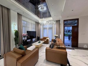 cho thuê biệt thự đẹp 4pn mới 100% ! nhà siêu đẹp, trang bị nội thất cao cấp vào ở ngay.