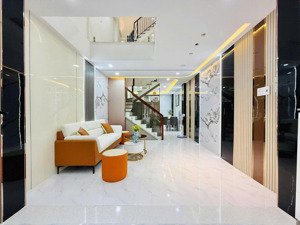 chính chủ cần bán gấp căn nhà| hoa sứ, p.7, quận phú nhuận| dt 41,4m2| shr| giá 2tỷ790|