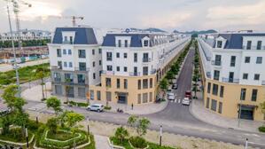 BÁN NHÀ PHỐ 5 TẦNG ĐỐI DIỆN VINHOMES SỔ SẴN, NHẬN NHÀ NGAY CHỈ VỚI 600 TRIỆU