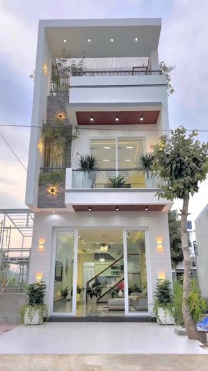 nhà đẹp 3 phòng ngủ, 1 trệt 2 lầu khu dân cư thủ dầu một, chỉ 2.45 tỷ