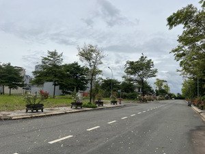 một lô duy nhất ngang 5x16m sổ hồng riêng tại kdc ven sông gia long