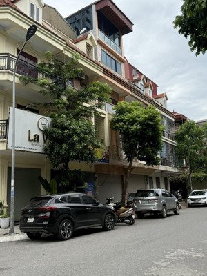 ngô thì nhậm liền kề 60m2 vỉa hè rộng kinh doanh cạnh chung cư chủ bán gấp trong tuần giá 15 tỷ