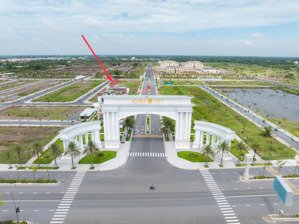 shophouse góc công biên bờ kênh agora city ngang 8m. giá 7,4 tỷ đã gồm vat. vị trí có một không hai
