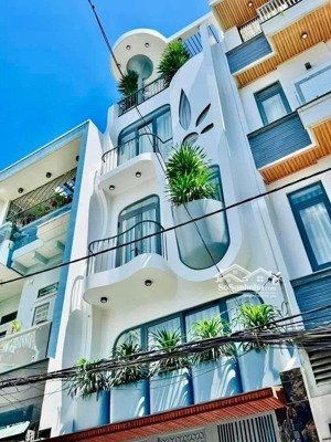 chỉ 1 căn khu sầm uất q.10 đường 3/2 phường 11, shr , 2tỷ45 / 55m