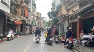 bán nhà- phố bạch đằng- 45 m2-3 tầng-sổ vuông- ô tô đỗ- kinh doanh dòng tiền đỉnh