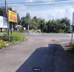 chính chủ cần bán lô đất lớn xã định an, dầu tiếng, bình dương gốc 2 mặt tiền
