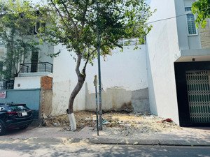 bán lô đất đẹp ngang8m gần biển nha trang - vị trí đường trương hán siêu gần ngã tư phùng hưng