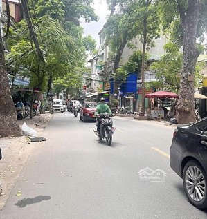 bán nhà liễu giai - trung tâm ba đình.
- diện tích 45m 5 tầng có thang máy