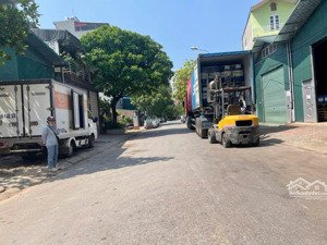 bán đất tặng xưởng tại khu 31ha trâu quỳ, gia lâm. 150m2. đường 13m. vỉa hè rộng. giá nào cũng bán.