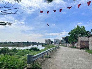 siêu phẩm víp, đât viu sông tích, , đông yên, quốc oai. diện tích: 100m full (sổ đỏ chính c