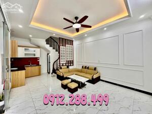 NHÀ ĐẸP VĨNH HƯNG – HOÀNG MAI – 36M x 5T – 6,2 TỶ - 30M RA Ô TÔ – FULL NỘI THẤT