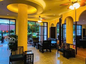 gấp bán khách sạn 5 tầng - 36 phòng cách biển cửa đại chỉ 200m