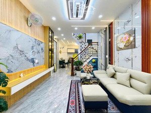chính chủ cần bán căn nhà| đoàn thị điểm, p.1,q.phú nhuận| sát bv đk hoàn mỹ| dt 39,6m2|giá 2tỷ280|