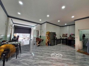 siêu vip nhà 2 tầng dt 96m ngang 8m dài 12m , ôtô 7 chỗ ngủ trong nhà , đường lý tế xuyên linh đông