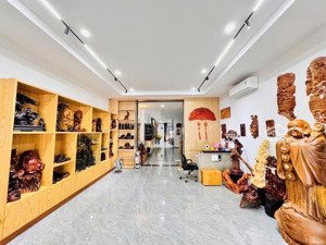 nhà 5 tầng ngang 5,5m trần nguyên hãn thang máy trung tâm phố biển nha trang 123m2 giá 18.9 tỷ