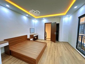 bán nhà dân xây giá rẻ gần phố duy tân, dịch vọng hậu: sổ 45m2x5 t, mỗi tầng 2 ngủ ở và cho thuê