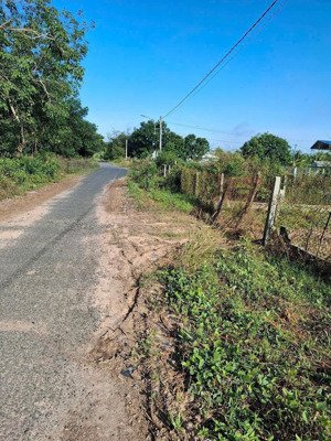 bán đất hẻm nhựa tl 796, gần ubnd xã ninh điền, dt 2.1 công, giá 6,7 tỷ thương lượng