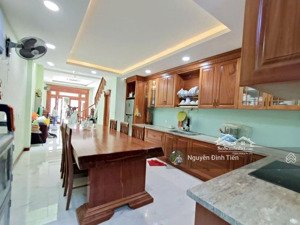 gần gigamall nhà mới 3 tầng 92m2 sân đậu ô tô đường xe tải quay đầu hiệp bình chánh thủ đức