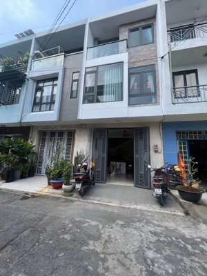 7 tỷ xíu, trần thái tông, trường chinh, hẻm xe hơi 8 m, có lề đường, nhà 4 tầng 52m2, (4x13m)