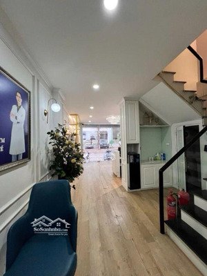 bán nhà phố hoàng cầu, đống đa 63m2 7t mt 4,4m thang máy oto tránh 28 tỷ miễn tg