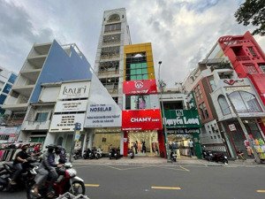 bán nhà mặt tiền đường nguyễn trãi p8q5 dt: 3.5m x 15m 5 lầu 1 sân thượng có thang máy giá 17 tỷ.