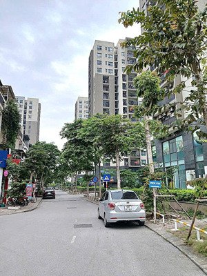 bán nhà l/k kđt cán bộ vptw đảng đườngtrịnh văn bô, 78m*5t, ô tô , vỉa hè kd, giá cực tốt