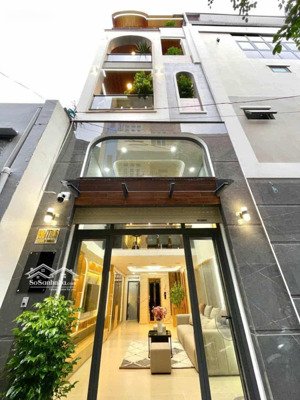 hot-siêu phẩm thang máy-dt:4mx11m-1trệt+lửng+2lầu+st trước sau-full nội thất cao cấp-tt p.11 gò vấp