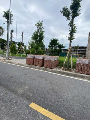 bán đất sát trục chính diện tích 120m² giá 22.8 tỷ gần bưu điện xã