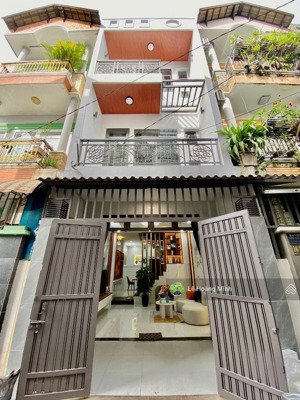 nhà phố 3 tầng full nội thất 1/ ngắn đường trần thị cờ