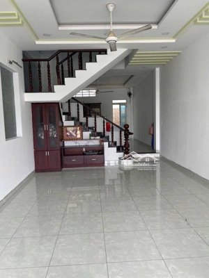 nhà 3 lầu gs ngay gần bigc phì hợp ở kệt hợp văn phòng, spa..