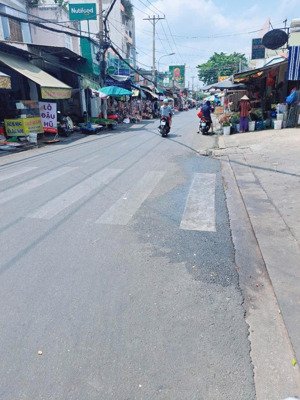 nhà mặt tiền chợ cây sộp đông hưng thuận 2, dt 140m2 (5x28m) giá cực chất