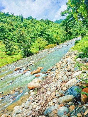 [ mặt suối sơn lâm _ bám bê tông gần 100m ] * ô tô quay đầu đi dễ dàng * giá: 668 triệu