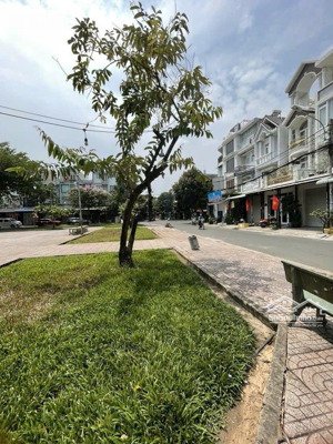 bán gấp nhà 101m2, 4pn, 3wc, 4,9 tỷ tại bà điểm, hóc môn, hcm