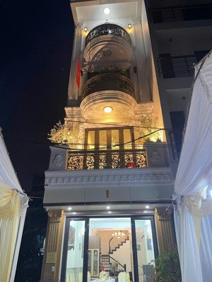 bán nhà dân xây cực kì tâm huyết, nội thất xịn khu tân tây đô trạm trôi trung tâm hoài đức.