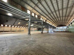 cho thuê kho 2500m2 logistic gần kcn amata. pháp lý hoàn công đầy đủ pccc - giá thuê 187trieu/thang