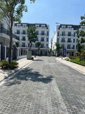 càn bán căn biệt thự bt23 đường long viên khu eurowindow twin parks, trâu quỳ, gia lâm, hà nội