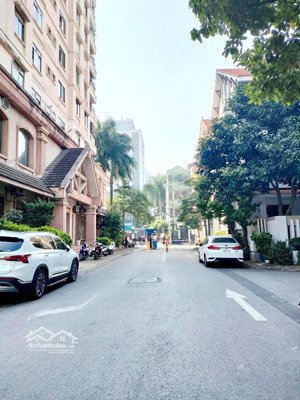 bán tòa nhà 7 tầng phố hoàng văn thái -phân lô quân đội, ô tô tải tránh, 70m x 7t thang máy 23.7 tỷ