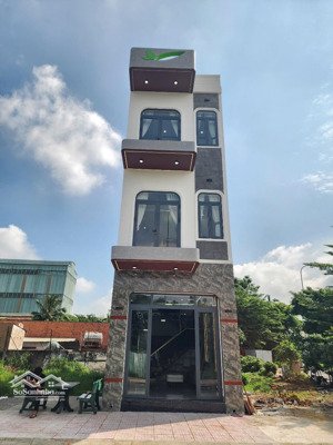bán nhà trục chính ngay vòng xoay an phú - thuận an - bình dương