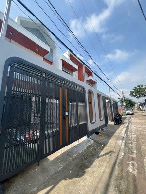 cho thuê nhà trệ lầu 3pn 2wc nhánh dx006 phú mỹ nhà mới 100%