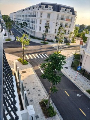 bán gấp: căn lk 75m2/mt:5m/giá:15,4tỷ/dự án euro window twin park /đường thành trung/trâu quỳ.