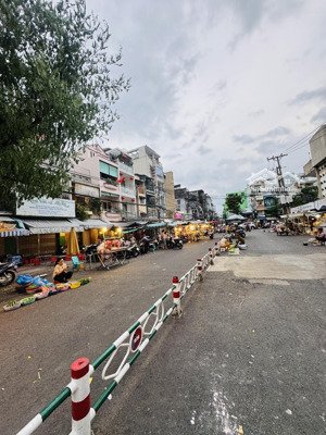 cho thuê nhà mặt tiền 69 lê văn linh quận 4