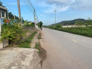 đất mặt đường. rộng 12m . giá quá chất . chỉ 1tỷ 500 triệu