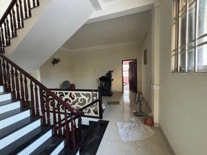 nhà lý thái tổ - 106m2 - 4 tầng 4 mê - ngang: 5,7m - trung tâm phố sầm uất - 7.1 tỷ